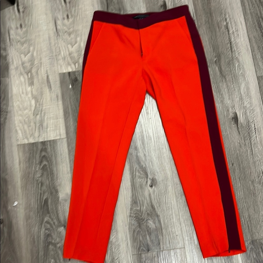 Marc by Marc Jacobs luxury line   Pants with Burgundy Stripe and zipper details